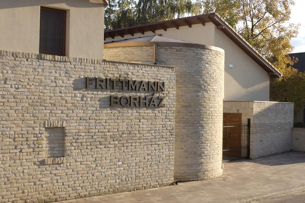 Frittmann Borhaz Bed & Breakfast Soltvadkert Bagian luar foto